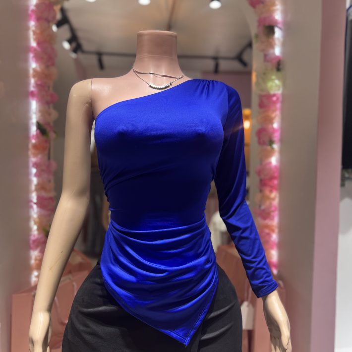 polera asimétrica