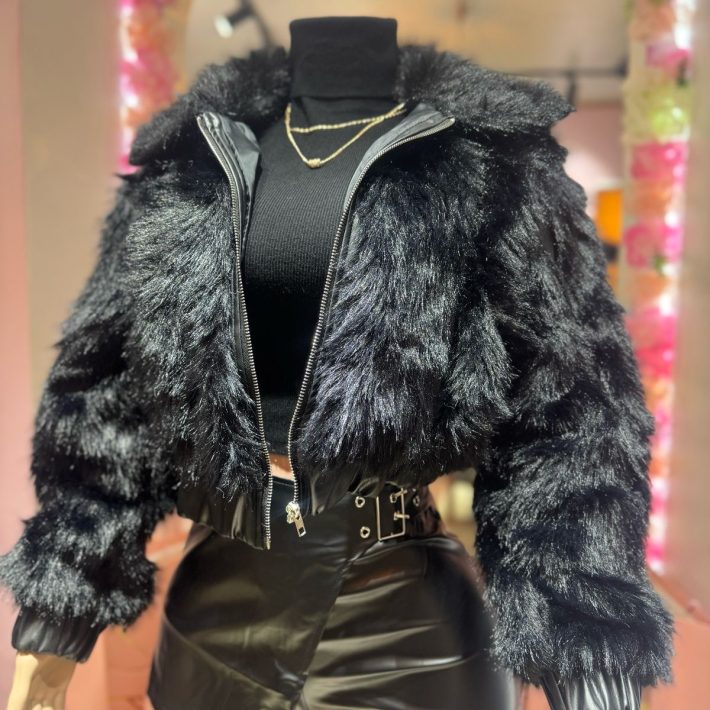 Chaqueta Corta de Peluche Sintético Malabella